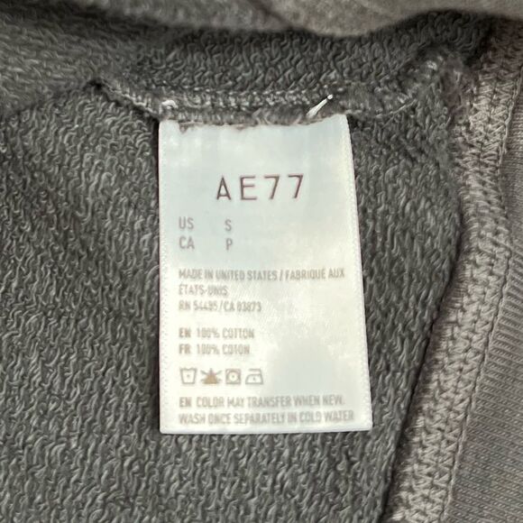 AE 77 by American Eagle Distressed Waist-Length Crewneck Sweatshirt Grey/Blk-NWT - Picture 5 of 7